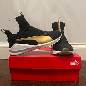NEW! Puma Fierce Gold sneakers (W6)